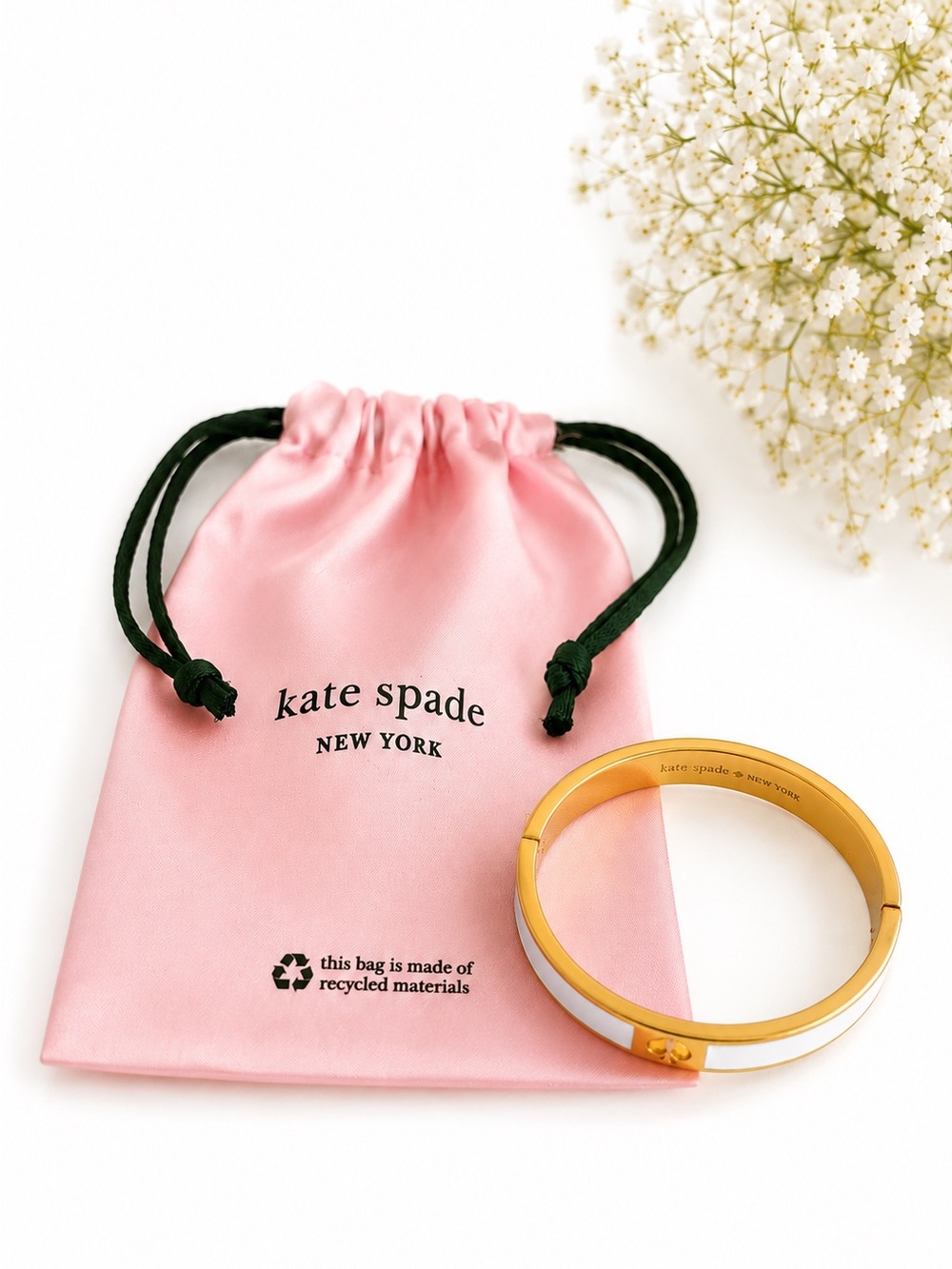 Kate Spade New York White Enamel Spade Hinge Bangle Bracelet with Dust Bag - Picture 2 of 4